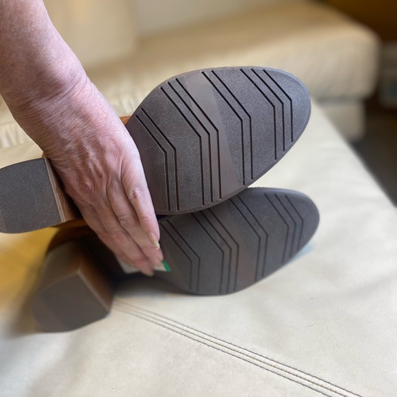 Kenneth Cole REACTION Sonia Slouchy western style suede like boot size 11 - Picture 9 of 12